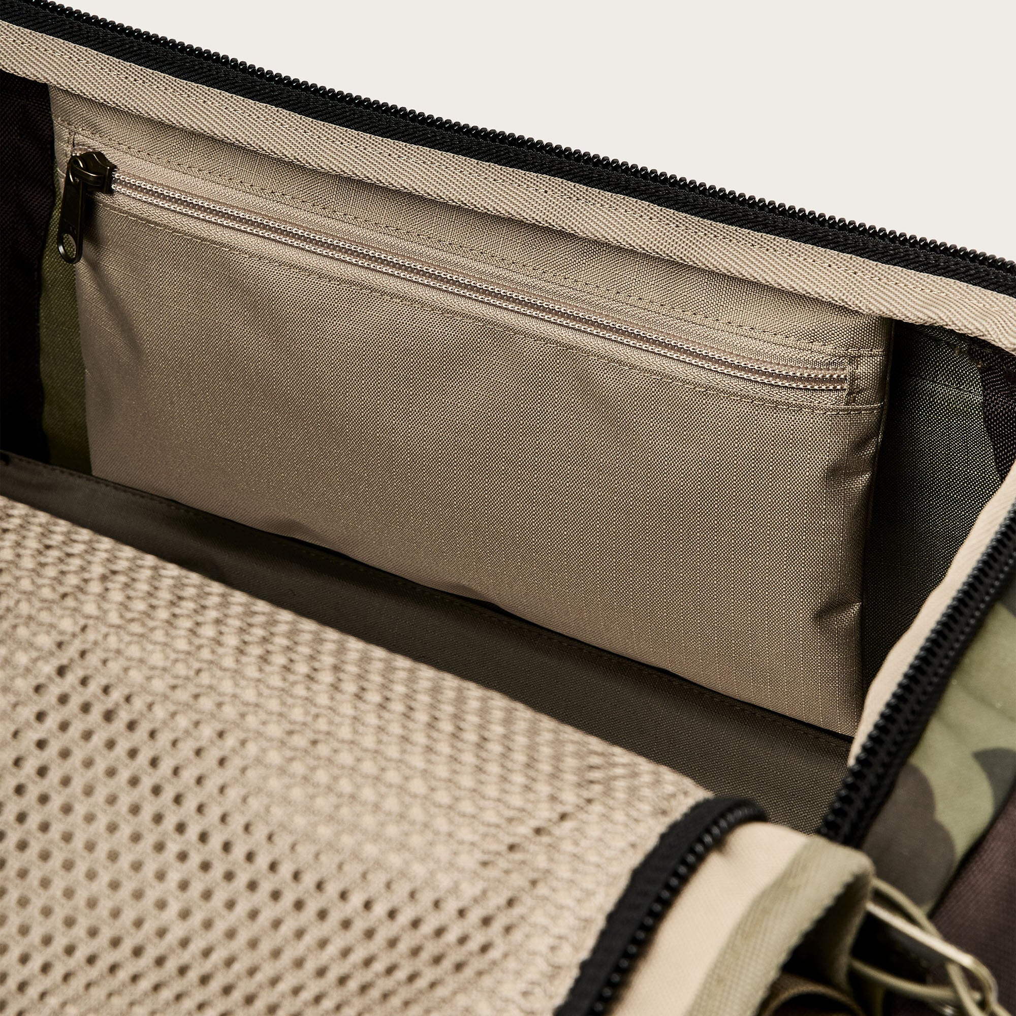 ALL-WEATHER 40L DUFFLE BAG - Image 9