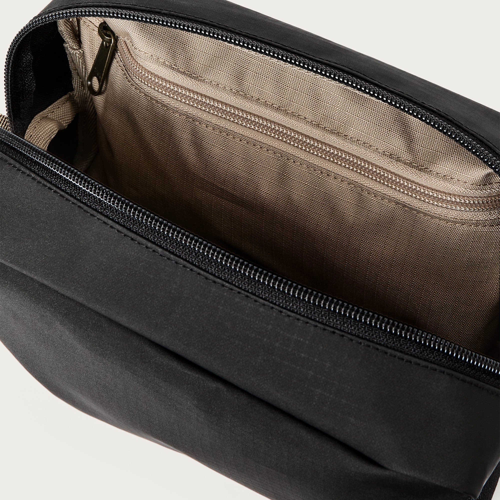 ALL-WEATHER TRAVEL PACK - Image 5