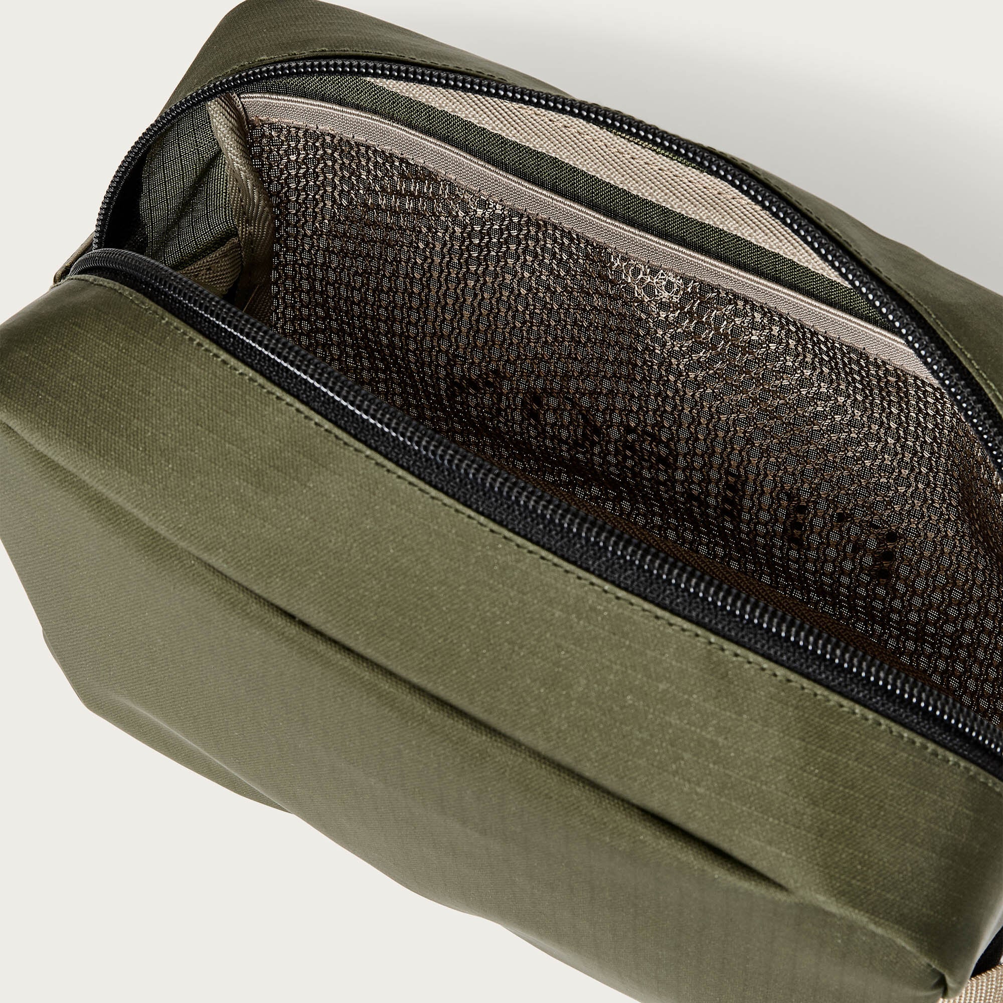 ALL-WEATHER TRAVEL PACK - Image 5