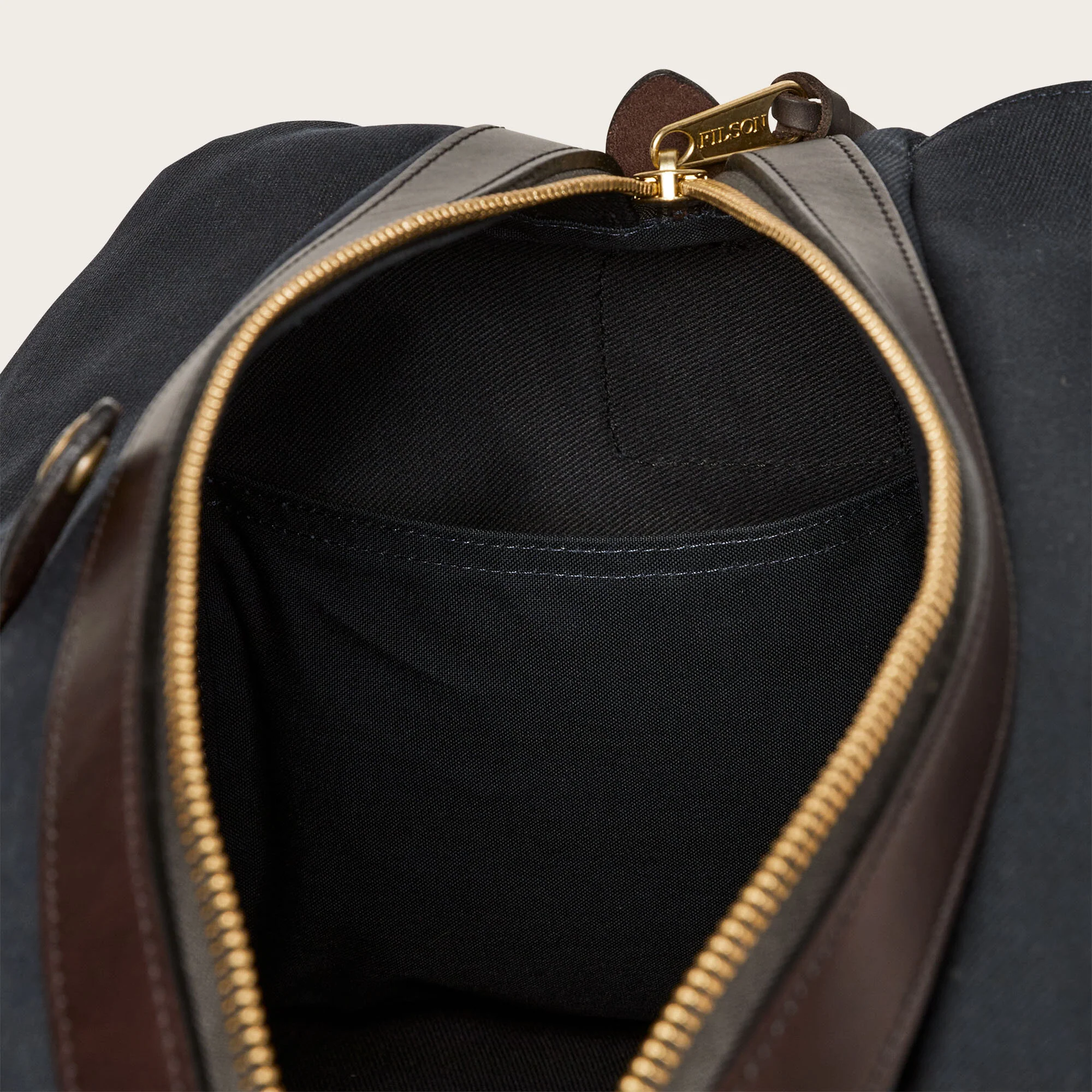 MEDIUM DUFFLE BAG - Image 6