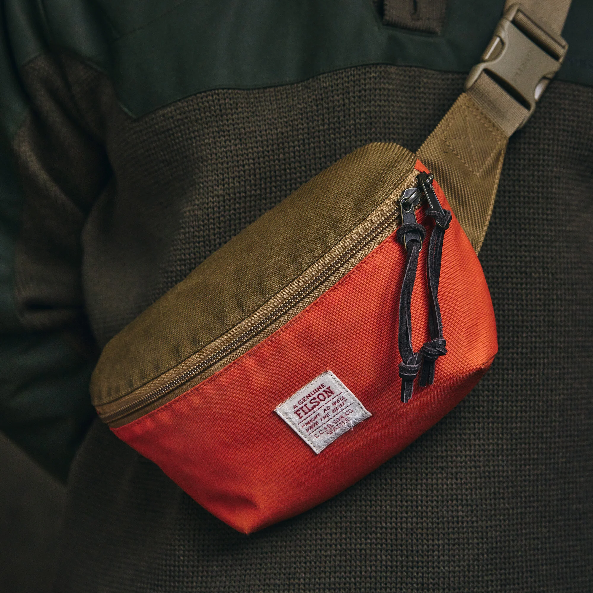 SURVEYOR CROSSBODY PACK - Image 6