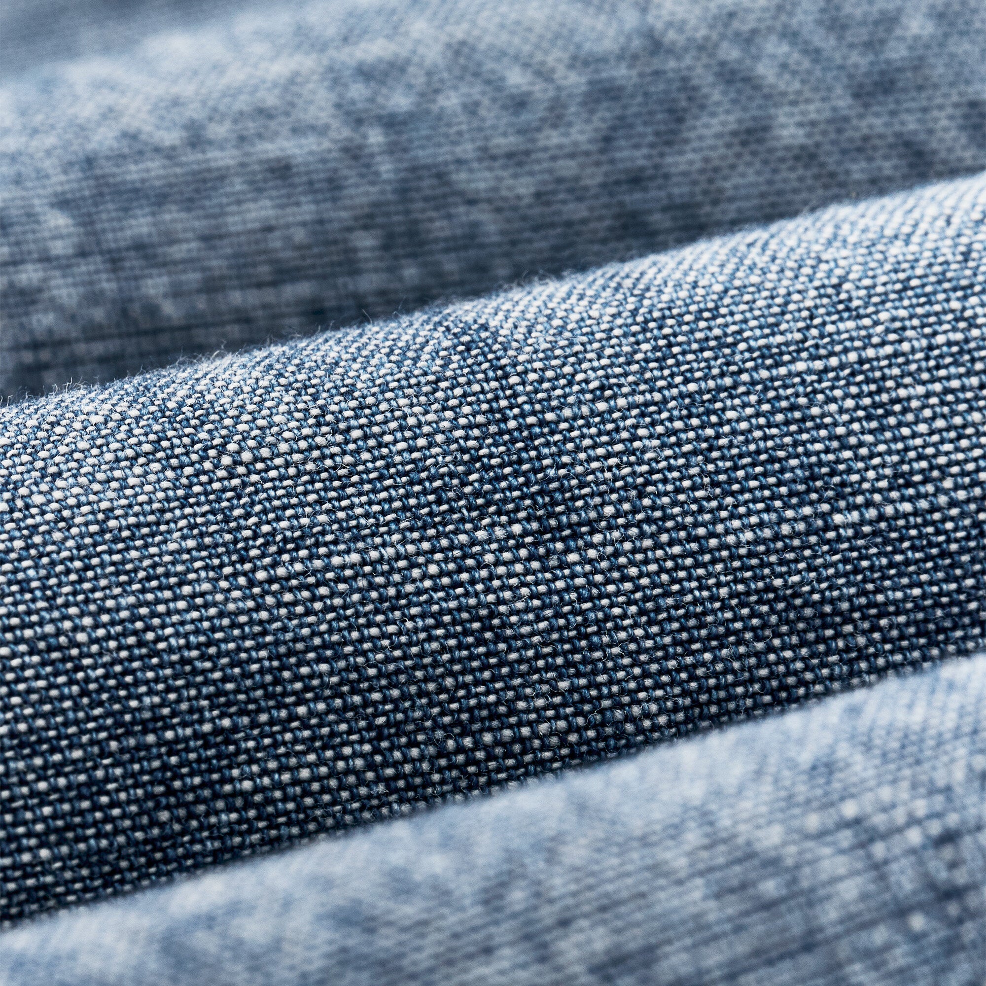 WOMEN’S CHAMBRAY SHIRT - Image 5